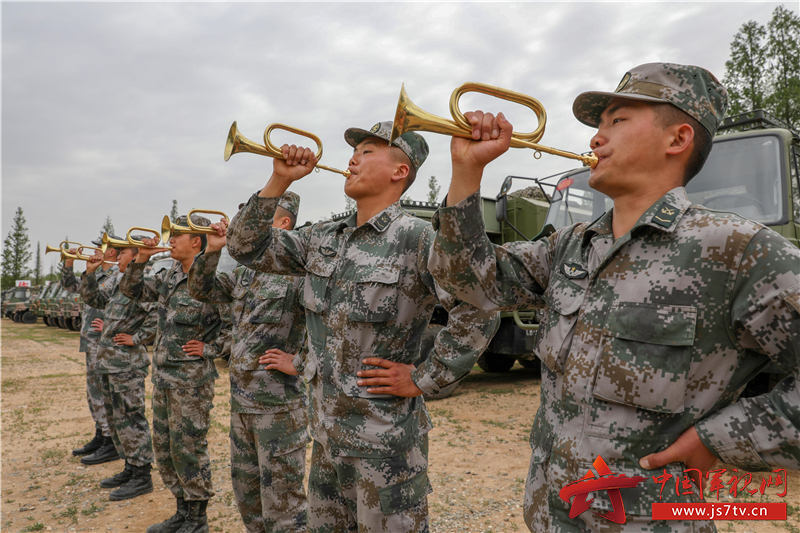 部队紧急集合号图片